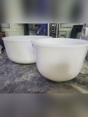 Sunbeam White Milk Glass Mixing Bowls Set